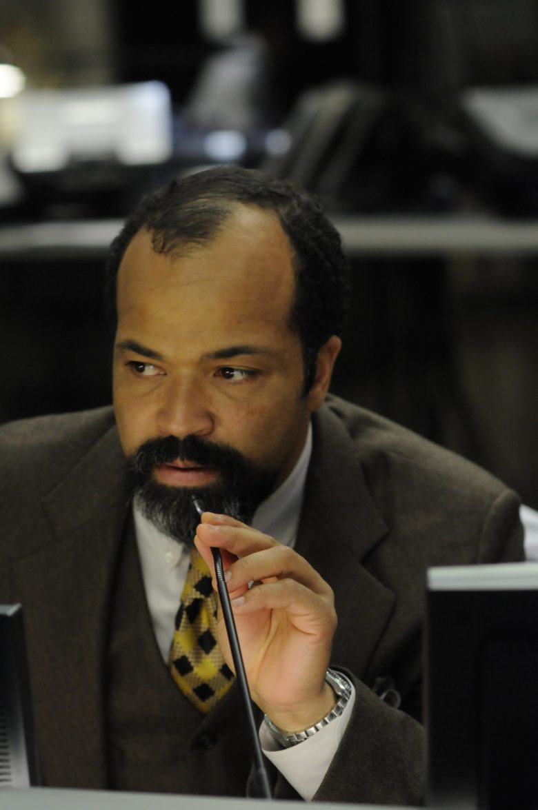 Jeffrey Wright s hodinkami OMEGA Seamaster Planet Ocean ve filmu Zdrojový kód