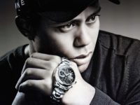 Tiger Woods s hodinkami TAG Heuer Link Calibre 16 Day/date