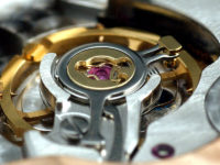 Krokové kolo Microvar z dílen Girard-Perregaux