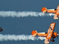 Yves Rossy a synchronizovaný let s Breitling Jet Team