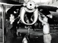 Henri Germain Delauze během svého působení v armádě (vpravo, rok 1949)