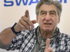 Nick Hayek: Swatch Group se už do Basileje příští rok nevrátí